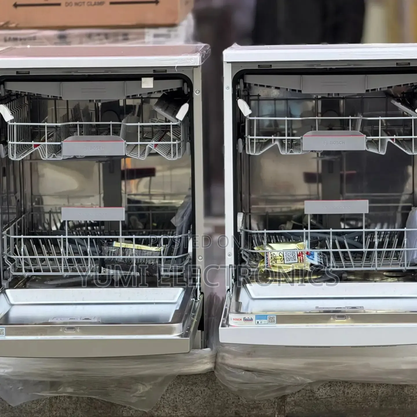 Bosch 14 Person Dishwasher Serie 4 (3 Baskets, Wi-Fi, Steam