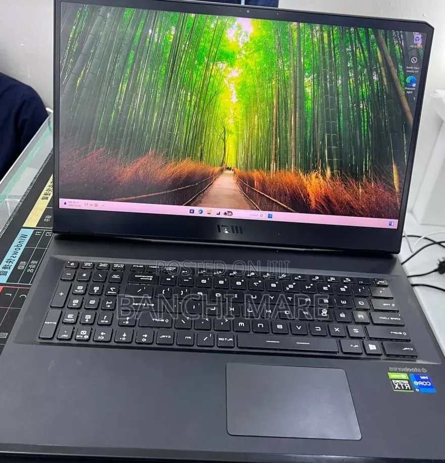 New Laptop MSI GP75 Leopard 16GB Intel Core i7 SSD 512GB