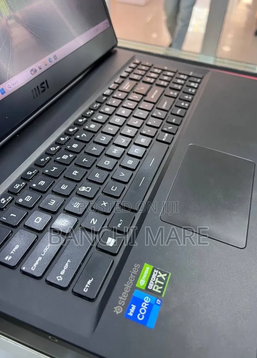 New Laptop MSI GP75 Leopard 16GB Intel Core i7 SSD 512GB
