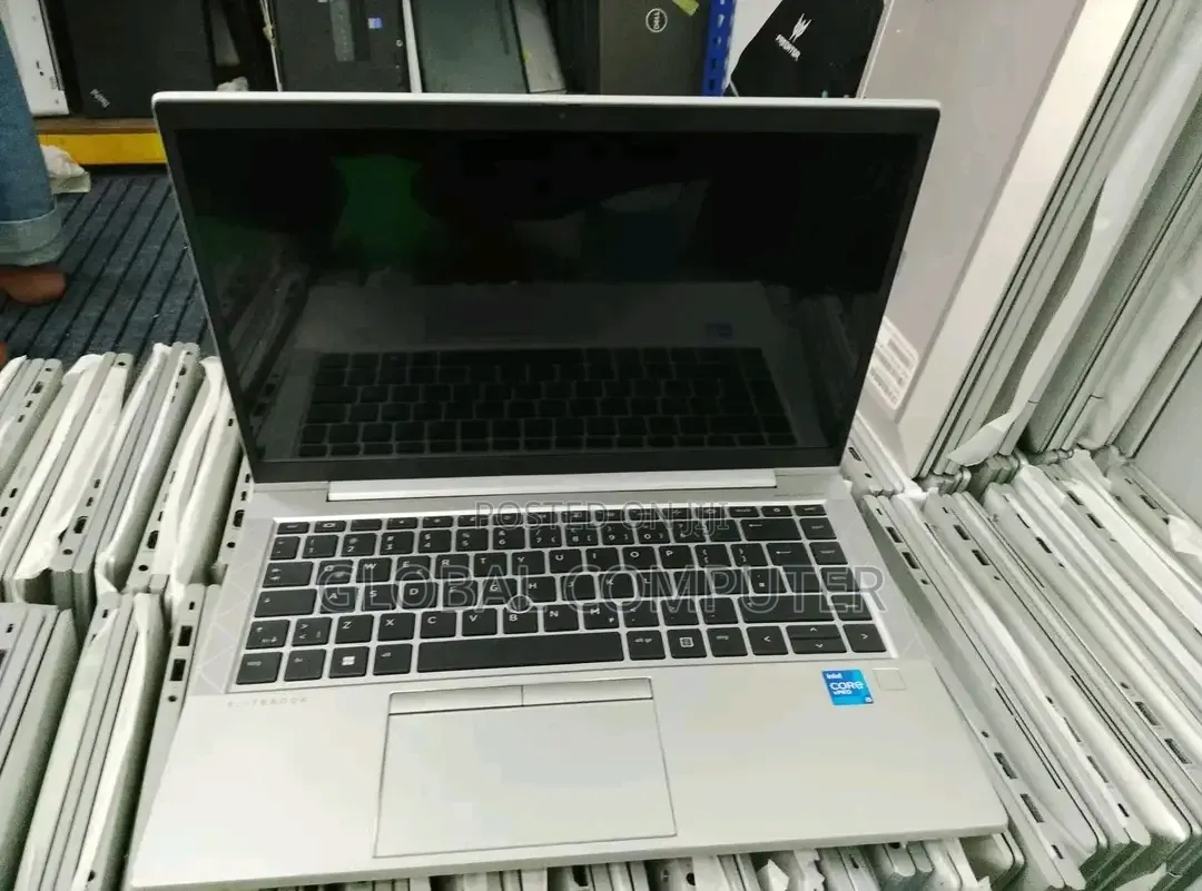 New Laptop HP EliteBook 840 G8 16GB Intel Core i7 SSD 512GB