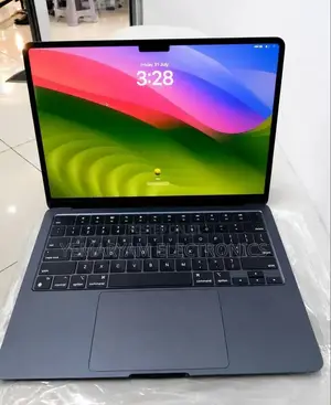 New Laptop Apple MacBook Air 2022 M2 8GB Apple M2 SSD 256GB