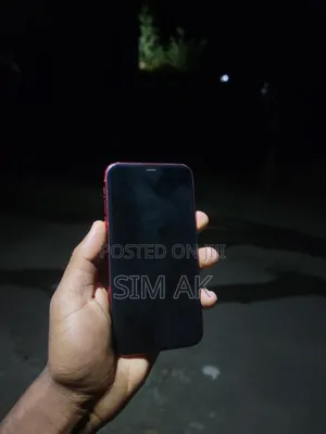 Apple iPhone 11 128 GB Red