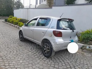 Toyota Vitz 2003 Silver