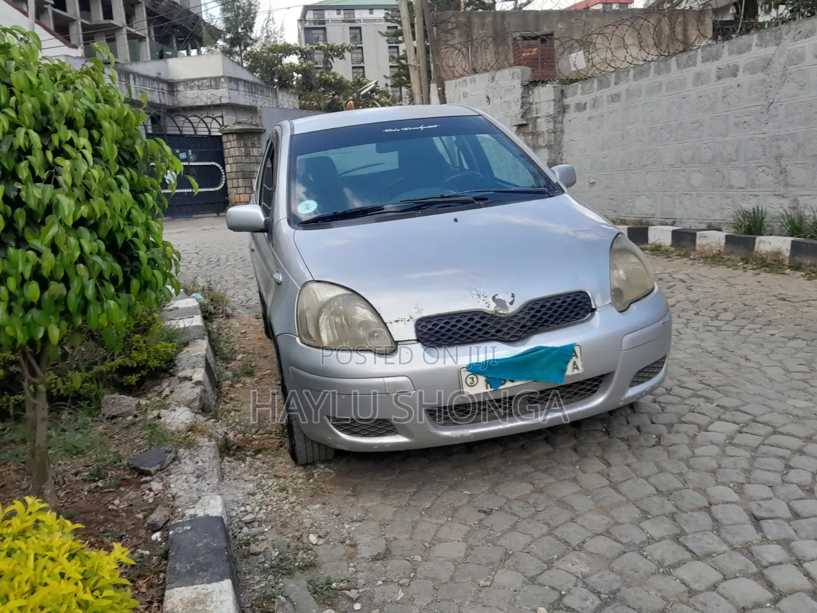 Toyota Vitz 2003 Silver
