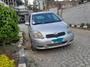 Toyota Vitz 2003 Silver