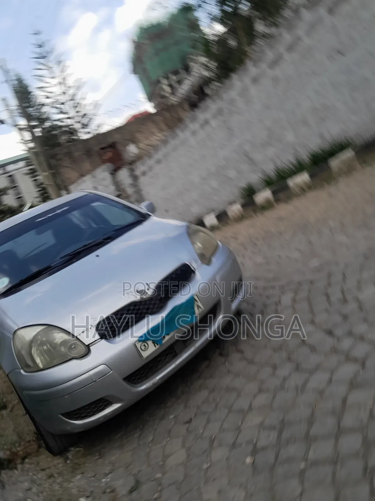 Toyota Vitz 2003 Silver