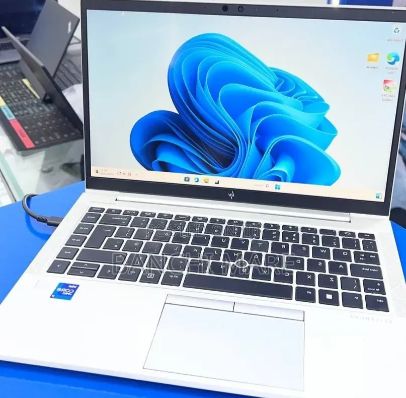 New Laptop HP EliteBook 840 G8 16GB Intel Core i7 SSD 512GB