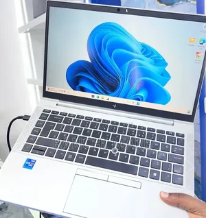 New Laptop HP EliteBook 840 G8 16GB Intel Core i7 SSD 512GB