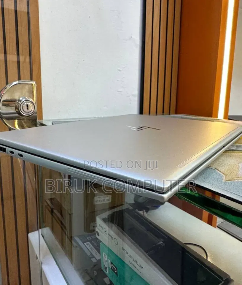 New Laptop HP EliteBook 840 G10 16GB Intel Core i7 SSD 512GB