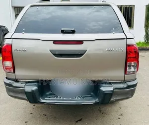 Toyota Hilux 2020 Silver