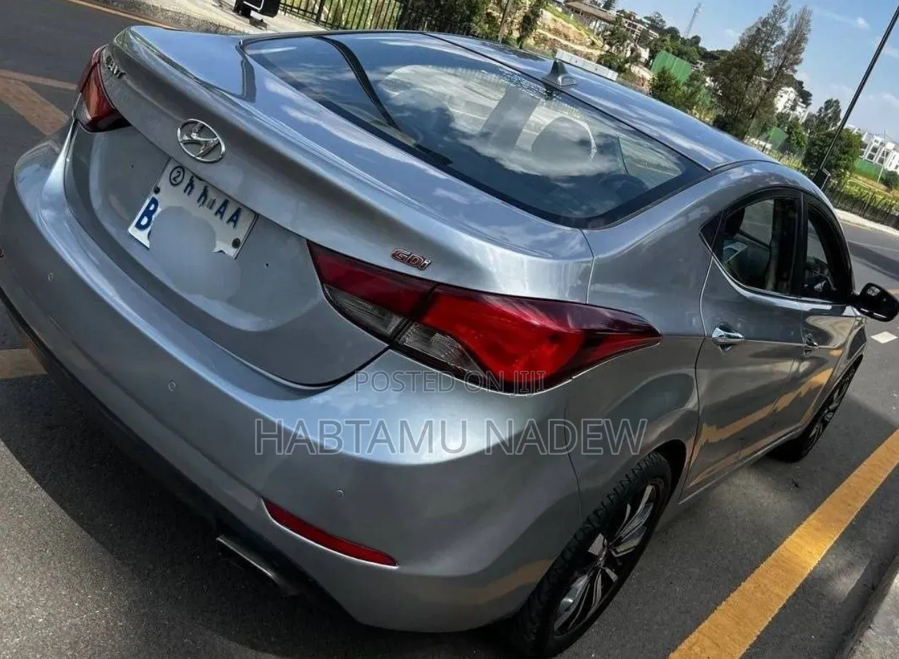 Hyundai Avante 2015 Silver
