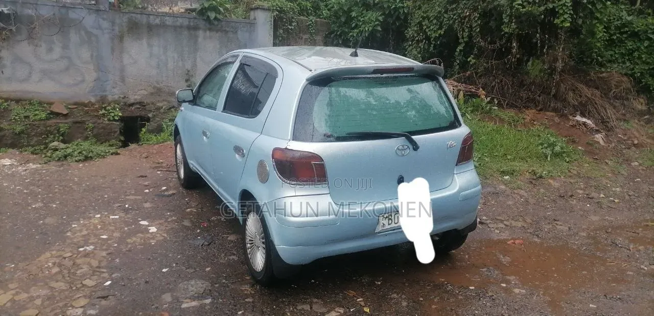 Toyota Vitz 2004 Blue
