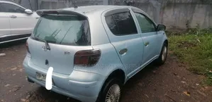 Toyota Vitz 2004 Blue