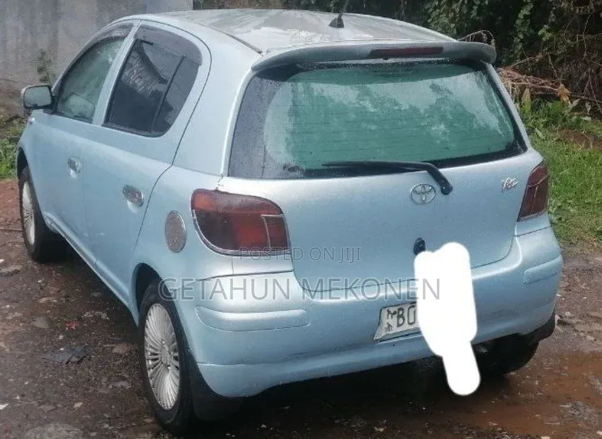 Toyota Vitz 2004 Blue