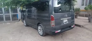 Car 2007 Gray