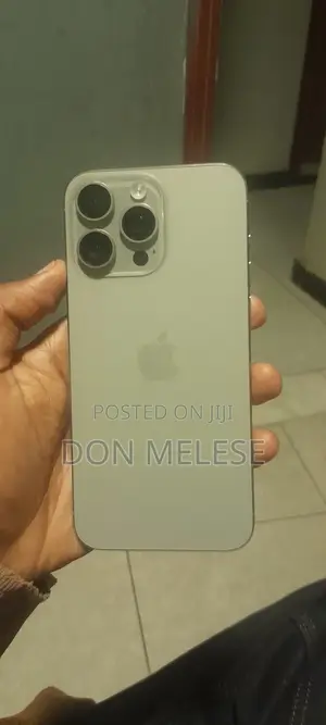 New Apple iPhone 15 Pro Max 256 GB White