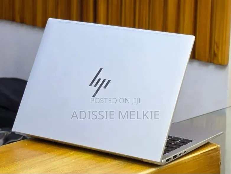 New Laptop HP EliteBook 830 G8 16GB Intel Core i5 SSD 512GB