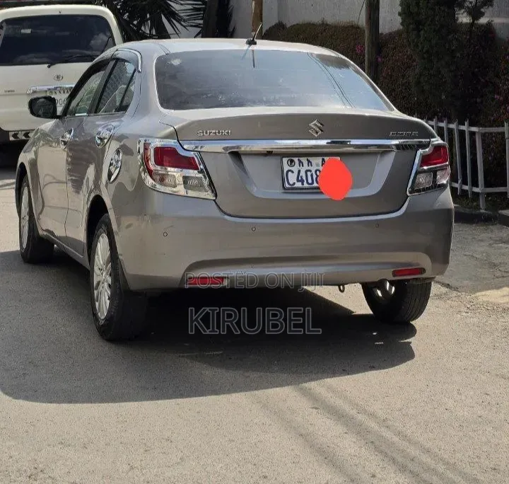 Suzuki Dzire 2022 Silver