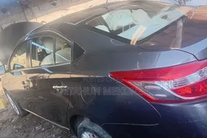 Toyota Yaris 2016 Gray