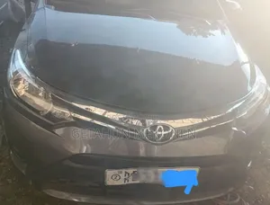 Toyota Yaris 2016 Gray