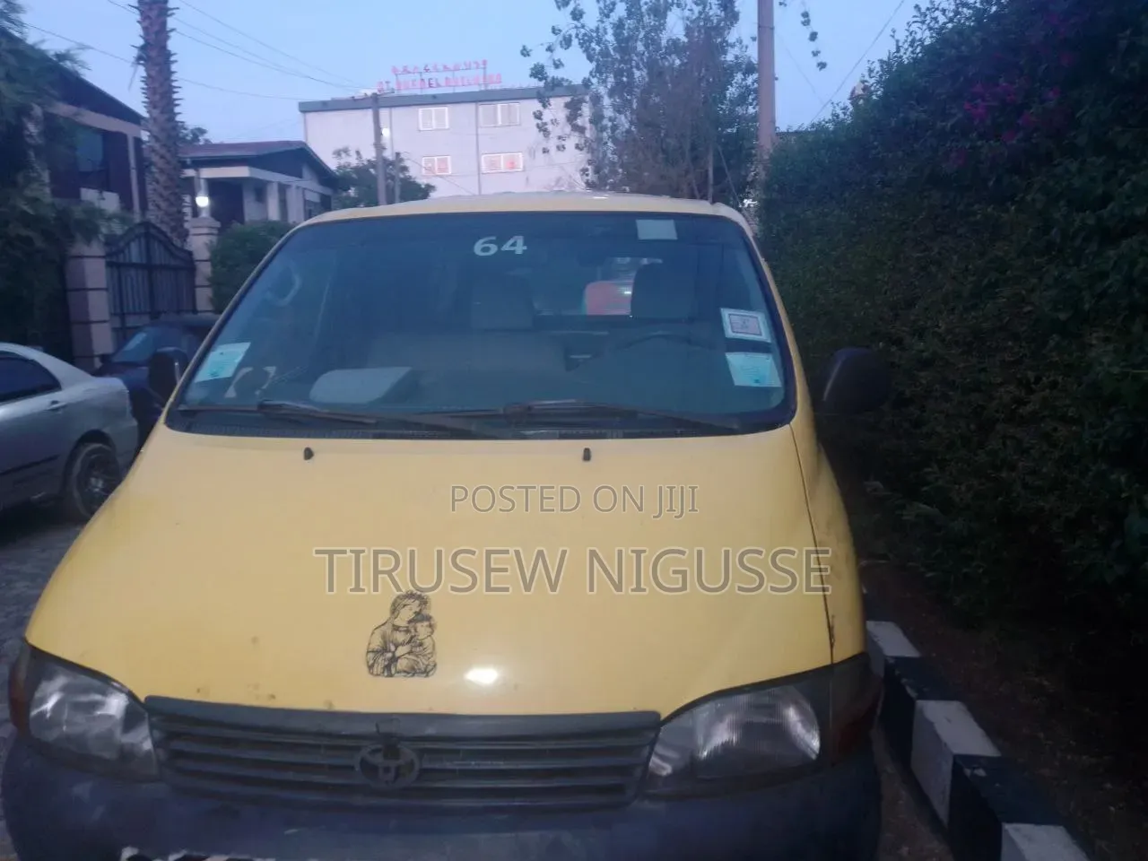 Toyota Hilux 2003 Yellow