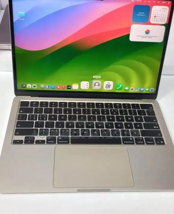 New Laptop Apple MacBook Air 2026 M5 16GB AMD A10 SSD 512GB
