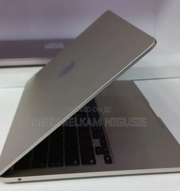 New Laptop Apple MacBook Air 2026 M5 16GB AMD A10 SSD 512GB