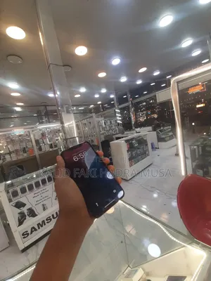 Apple iPhone XR 64 GB Red