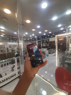 Apple iPhone XR 64 GB Red