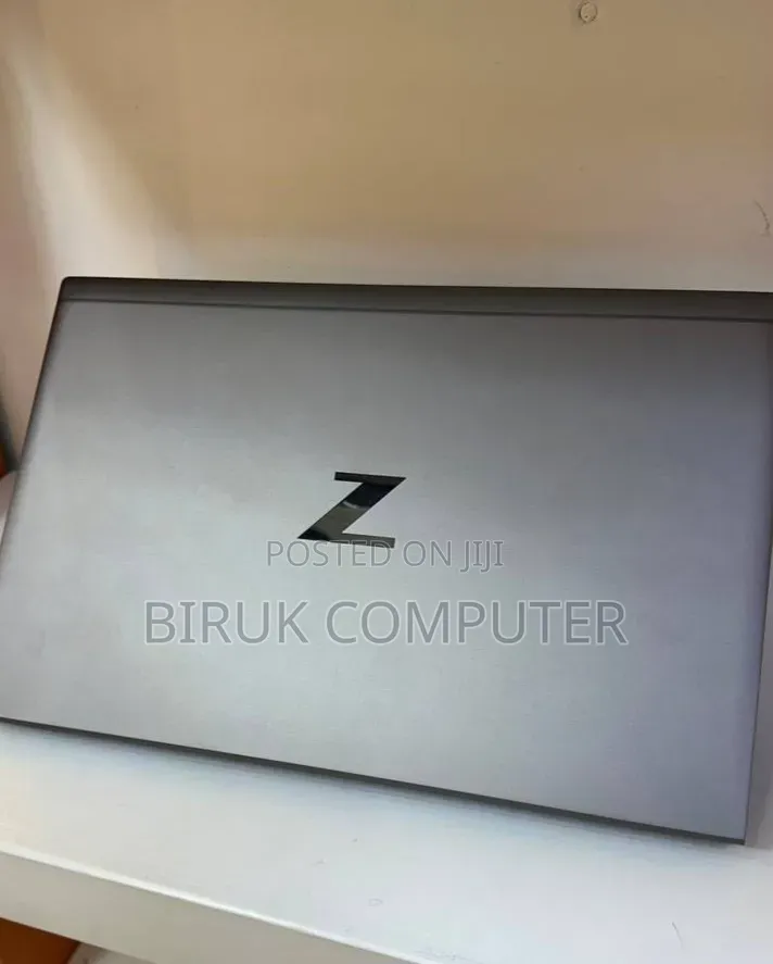 New Laptop HP ZBook Firefly 15 G7 16GB Intel Core i7 SSD 512GB