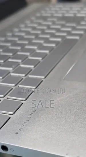New Laptop HP Pavilion 15 8GB Intel Core i5 SSD 256GB