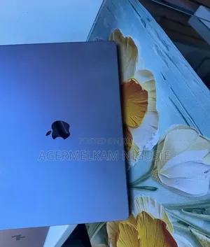 New Laptop Apple MacBook Pro 2021 M1 16GB AMD A10 SSD 512GB