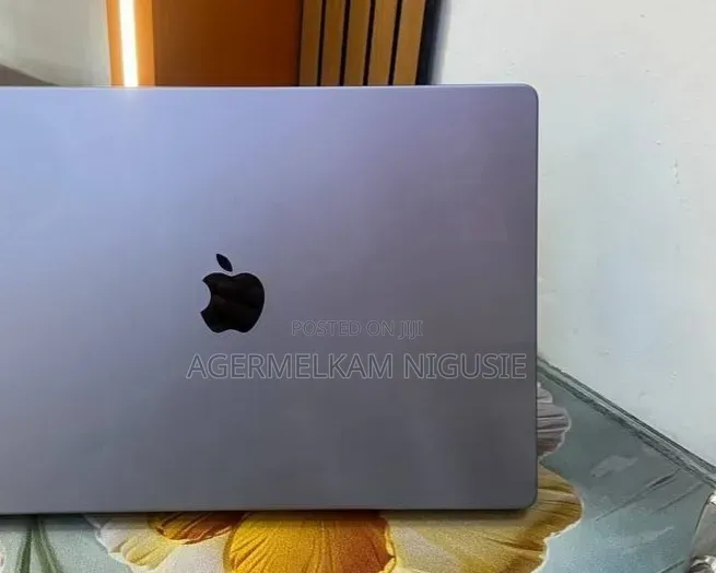 New Laptop Apple MacBook Pro 2021 M1 16GB AMD A10 SSD 512GB