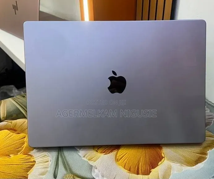 New Laptop Apple MacBook Pro 2021 M1 16GB AMD A10 SSD 512GB