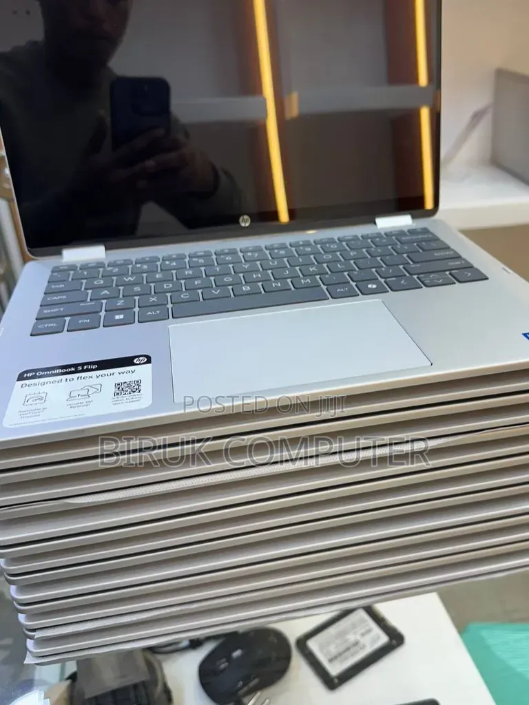 New Laptop HP OmniBook 5 14" 16GB Intel Core 7 SSD 512GB