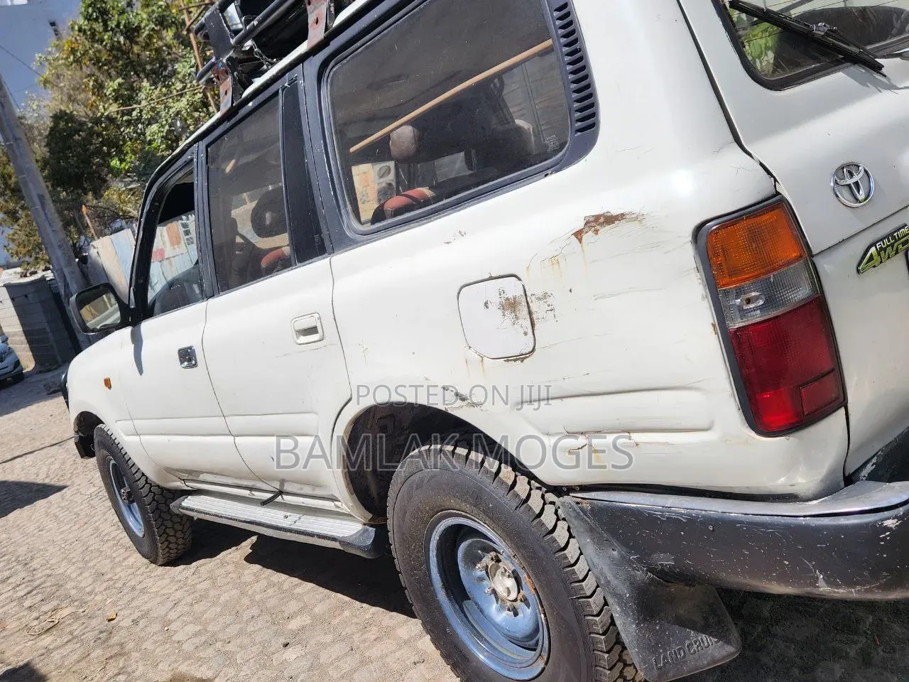Toyota Land Cruiser 1993 White