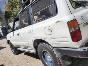 Toyota Land Cruiser 1993 White