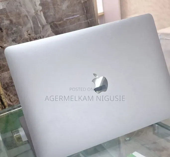 New Laptop Apple MacBook Air 2020 M1 8GB Intel Core i7 SSD 256GB