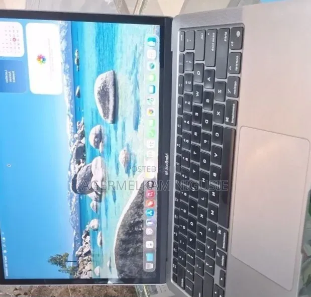 New Laptop Apple MacBook Air 2020 M1 8GB Intel Core i7 SSD 256GB