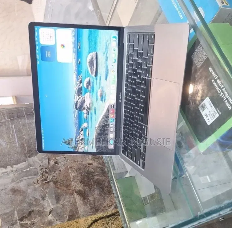 New Laptop Apple MacBook Air 2020 M1 8GB Intel Core i7 SSD 256GB
