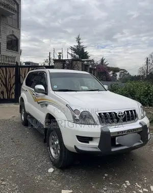 Toyota Land Cruiser Prado 2010 White