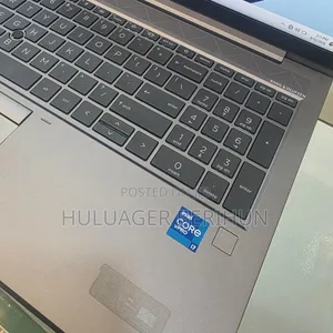 New Laptop HP ZBook Firefly G8 16GB Intel Core i7 SSD 512GB