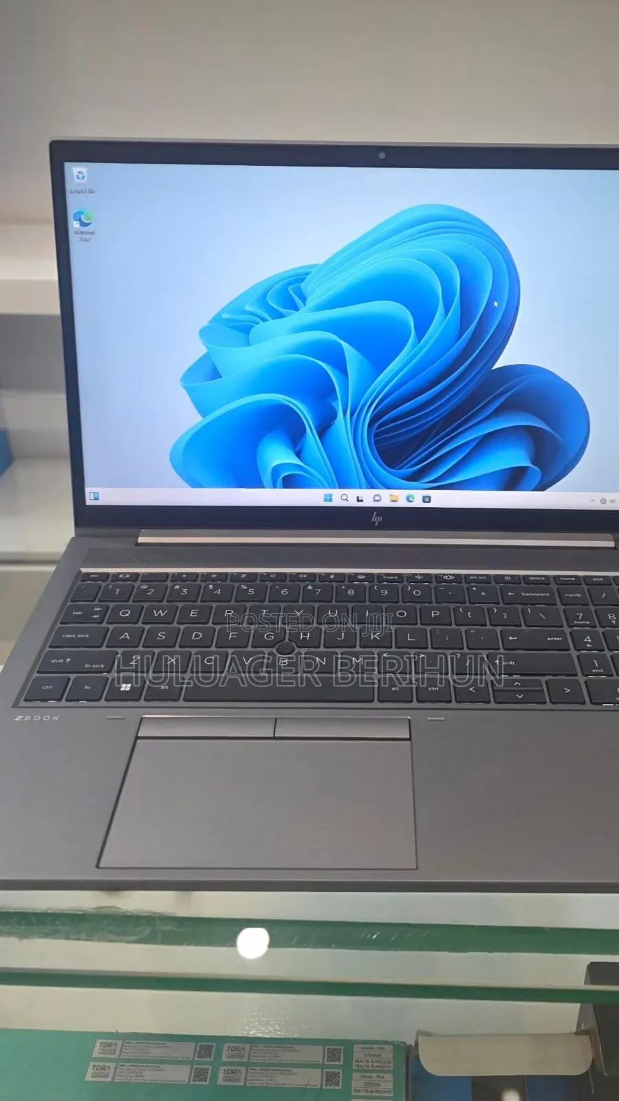 New Laptop HP ZBook Firefly G8 16GB Intel Core i7 SSD 512GB