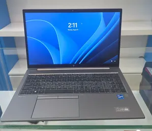 New Laptop HP ZBook Firefly G8 16GB Intel Core i7 SSD 512GB
