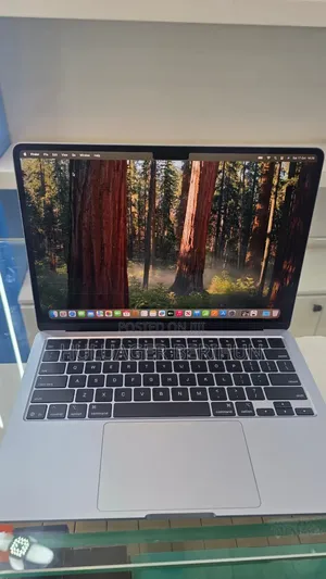 New Laptop Apple MacBook Air 2025 M4 16GB Apple M4 SSD 512GB