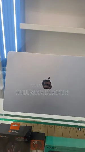 New Laptop Apple MacBook Air 2025 M4 16GB Apple M4 SSD 512GB