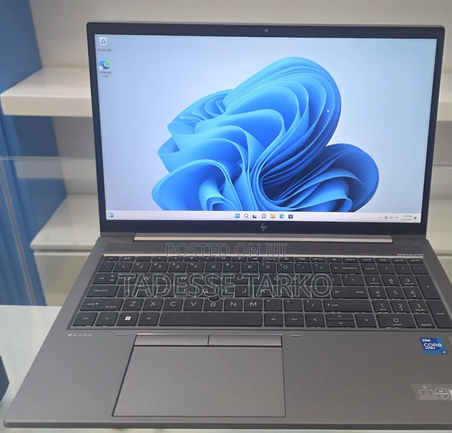 New Laptop HP ZBook Firefly G8 16GB Intel Core i7 SSD 512GB