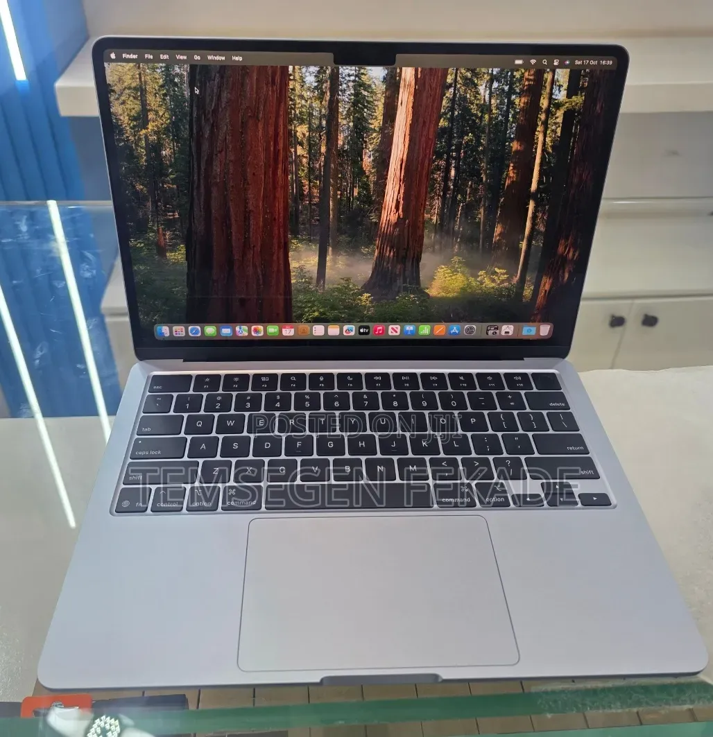 New Laptop Apple MacBook Air 2025 M4 16GB Apple M4 SSD 512GB