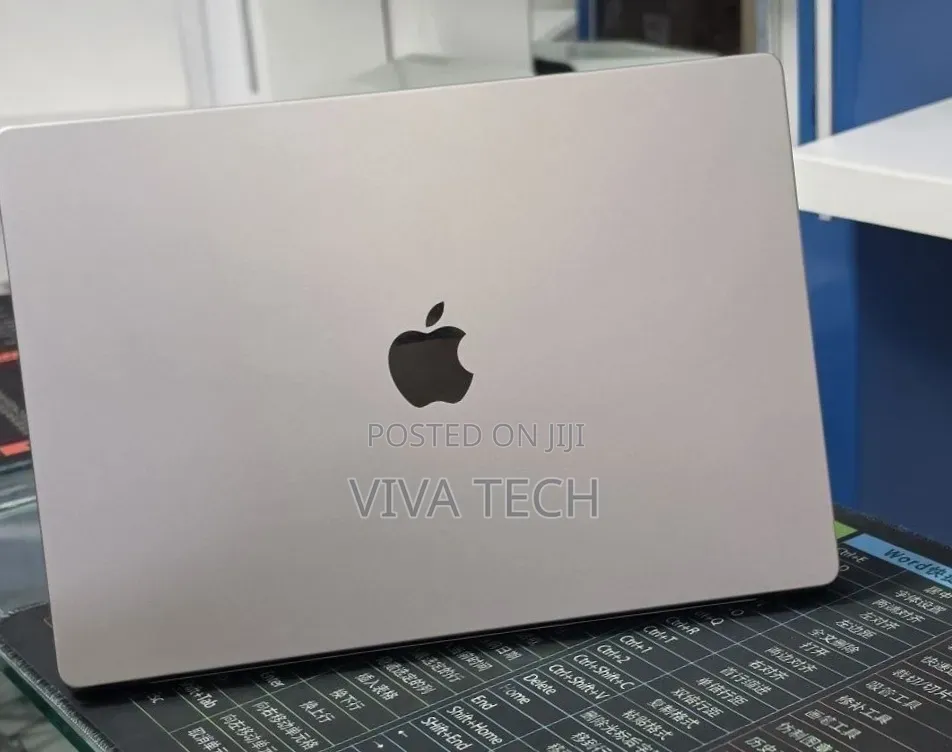 New Laptop Apple 32GB Apple M1 Pro SSD 512GB