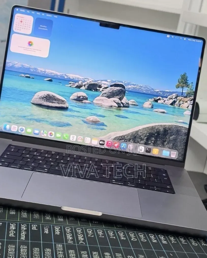 New Laptop Apple 32GB Apple M1 Pro SSD 512GB